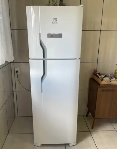 Geladeira Eletrolux 371L Frost Free