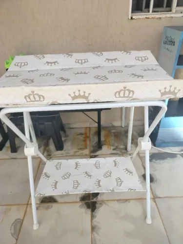 Banheira com suporte e trocador da marca Galzerano.