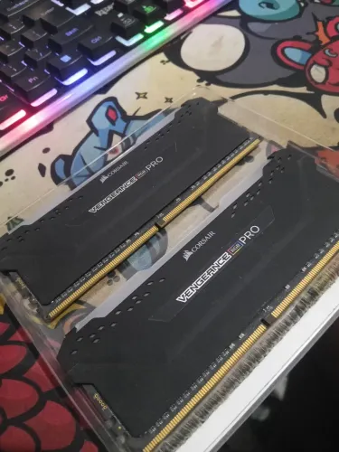 MEMÓRIA RAM VEGEANCE RGB 64GB ( 2x32 ) 3600Mhz