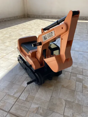Brinquedo Trator Escavadeira