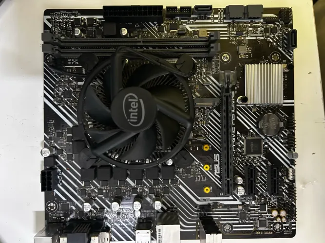 I3 10105f + H510m-E ASUS