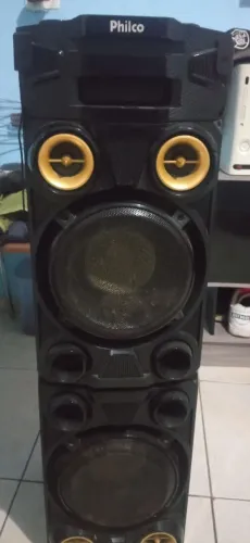 Vendo Caixa de som amplificada muito top com 2 entrada pra pendrive 2 de microfones led
