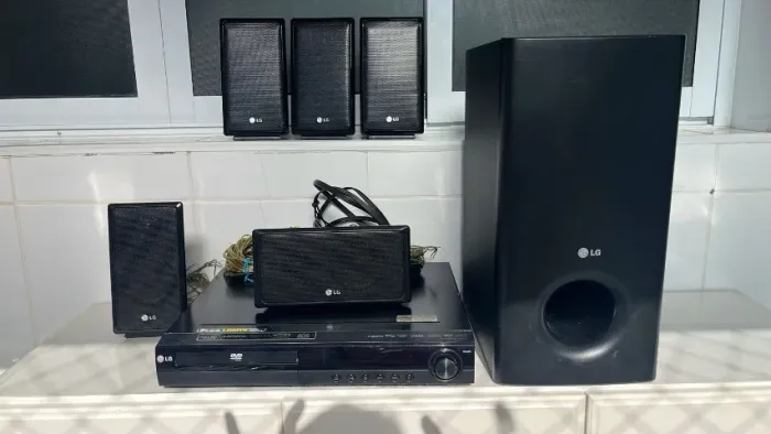 HOME THEATER - LG HT 805ST