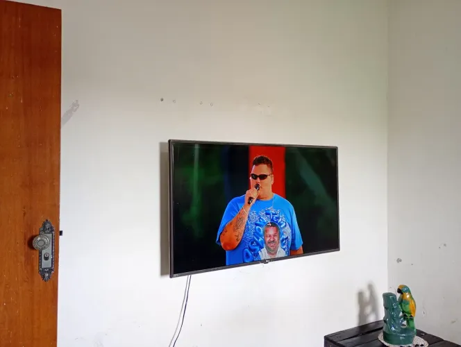 Tv smart 4k LG webos 50 polegadas Alexa wi-fi bluetooth novinha!