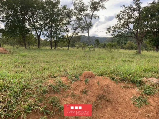 Fazenda para Venda em Paracatu, 3 dormitórios, 1 banheiro, 2 vagas