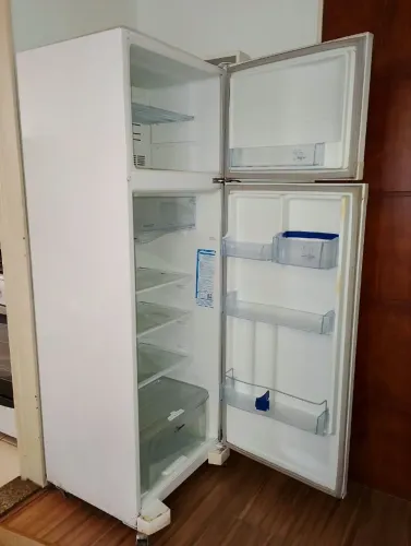 Geladeira 550,00 (negociavel)