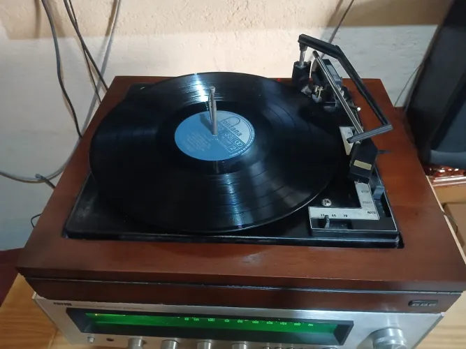 Toca Discos CCE vintage!