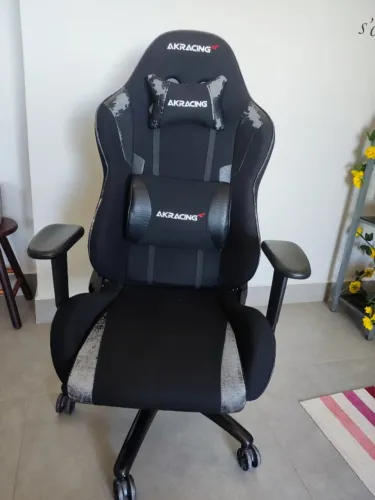 Cadeira Gamer AKRacing Nitro (duas cores disponíveis)