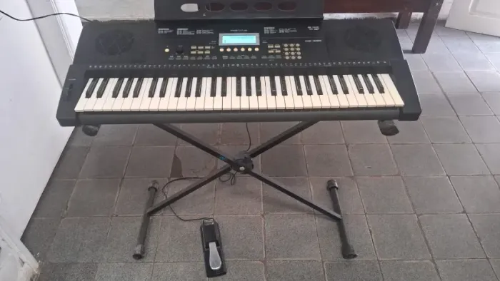 Roland Revas KB-330 + Bag + Pedal Sustain + Pedestal
