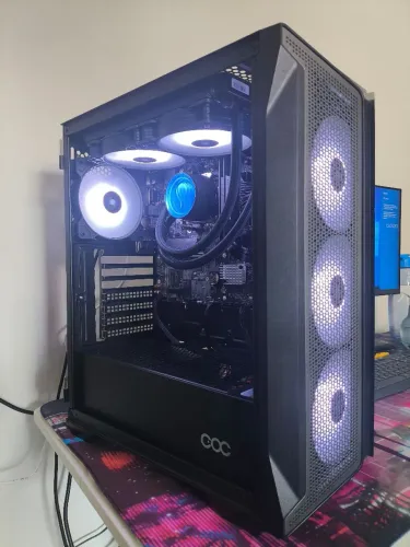 Vendo Pc Gamer para rodar vários jogos