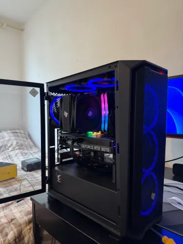 PC Gamer Ryzen 7 5700X3D + RTX 5070 + 16GB RAM + 512GB SSD