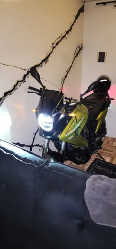 Transalp 700 2012 toda revisada pneus novos bateria nova só pega e anda  vendo ou troco 