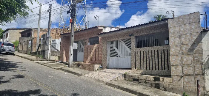 Terrenos e casas
