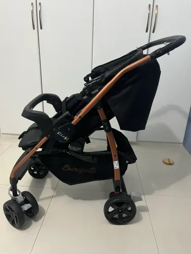 Vendo carrinho de bebê