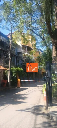 Live vende: Excelente casa em condomínio tradicional, com maravilhosa logística e total se