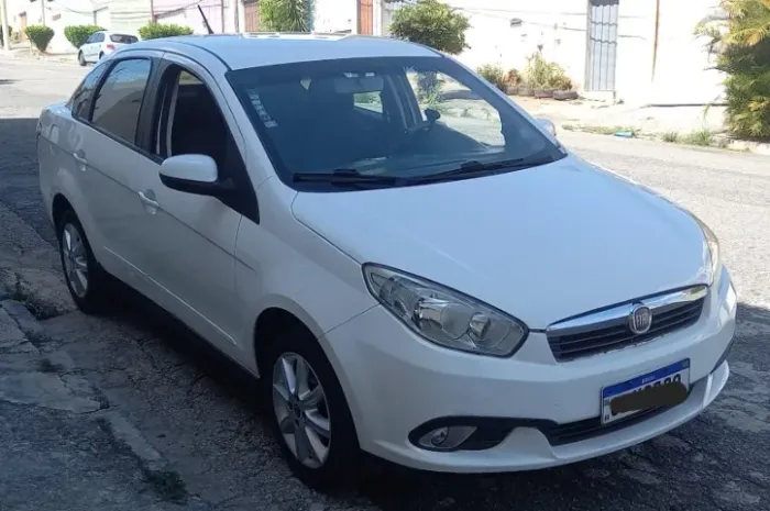 Fiat Grand Siena Attrac. 1.4 EVO F.flex 8V 2013