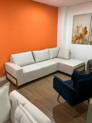 SOFÁ DE CANTO COM CHAISE FIXA (ÚLTIMAS PEÇAS)