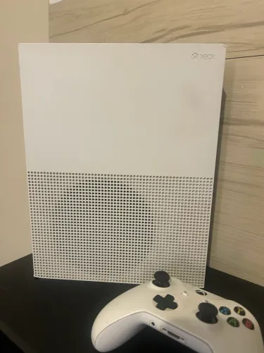 X BOX ONE S - 1 TB