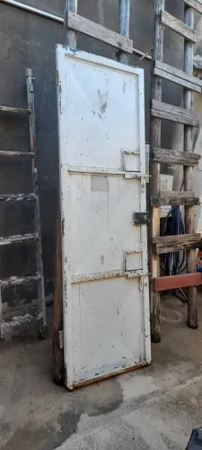Porta reforçada 80 por 210 ver fotos