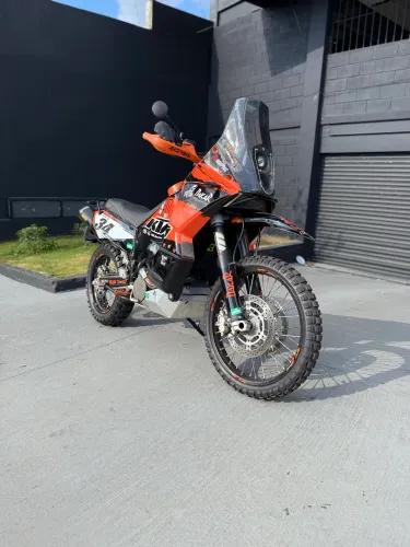 KTM 990 Adventure 2008 - preparada para off road