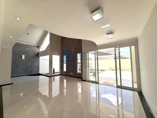 EXCLUSIVIDADE, ARQUITETURA E LOCALIZAÇÃO PRIVILEGIADA NO VILLA DOS INGLEZES