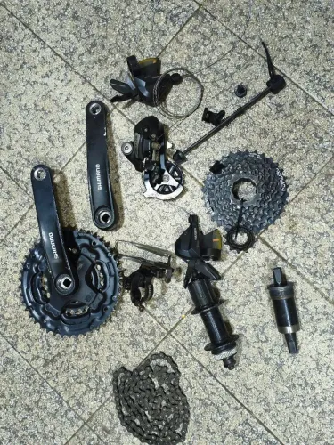 SHIMANO ALTUS + PEDIVELA