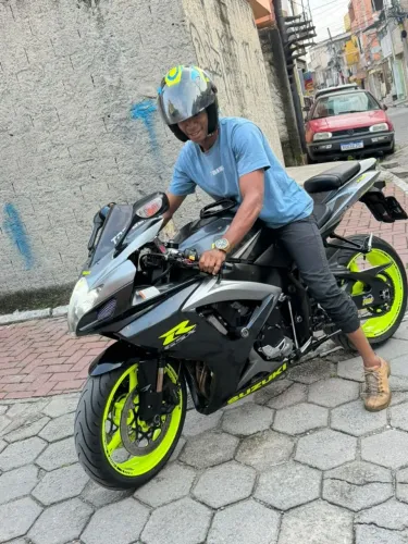 Suzuki Srad 750 impecável vendo ou troco por veículo do meu interesse