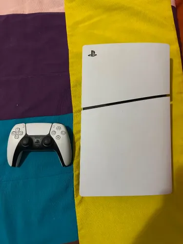 PS5 slim 6 meses de uso