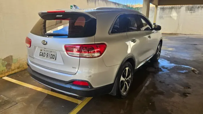 Kia Motors Sorento 3.3 V6 24V 270cv 4X2 Aut. 2016
