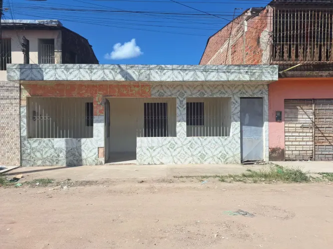 Vendo casa 3/4 na forene
