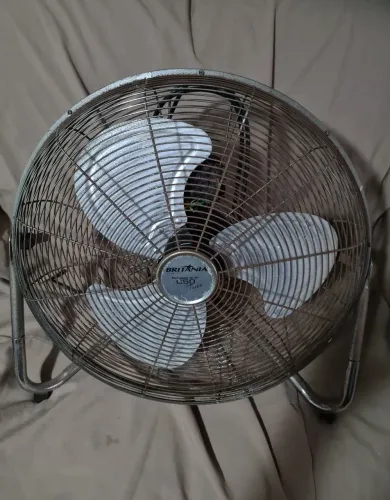 Circulador De Ar Britânia turbo C50 200W<br>Turbo Oscillation 200w