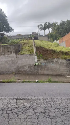 Terreno de 500m2 no Botujuru, com bela vista para a Serra do Itapety
