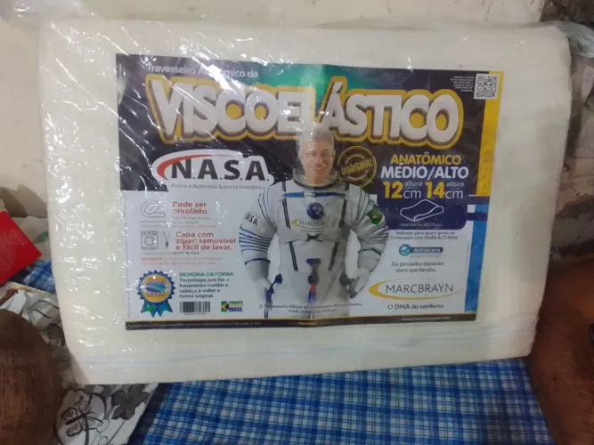Vende-se travesseiro anatômico