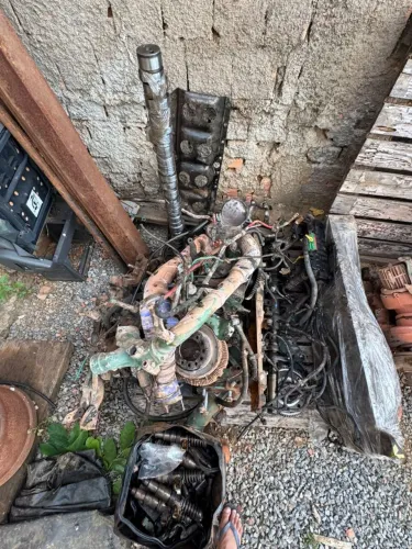 Vendo peças do FH d 13 volvo