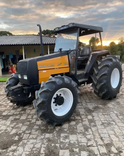 TRATOR VALMET 