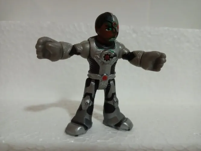 Boneco ciborgue Imaginext