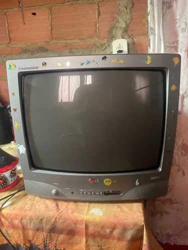 TV LG Cinemaster 20 polegadas, modelo CP-20J52.