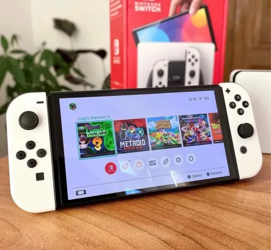 Nintendo Switch OLED DESBLOQUEADO!! + VÁRIOS JOGOS (Aceito Cartão)