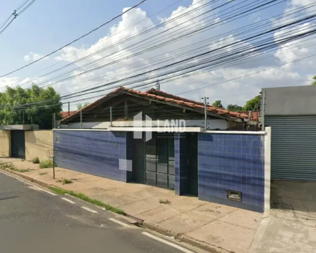 Vende-se casa comercial na zona leste em Teresina