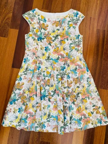 Vestido ZARA florido - tamanho 7