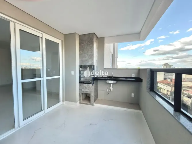 Apartamento com 3 quartos sendo 1 suíte disponível para venda no bairro Santa Mônica em Ub