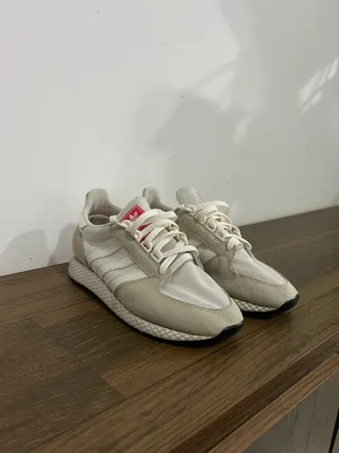 Tênis Adidas Esportivo