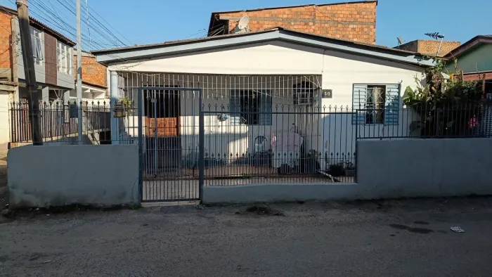 Casa a venda R$ 150 mil. Vila Minuano bairro sarandi POA