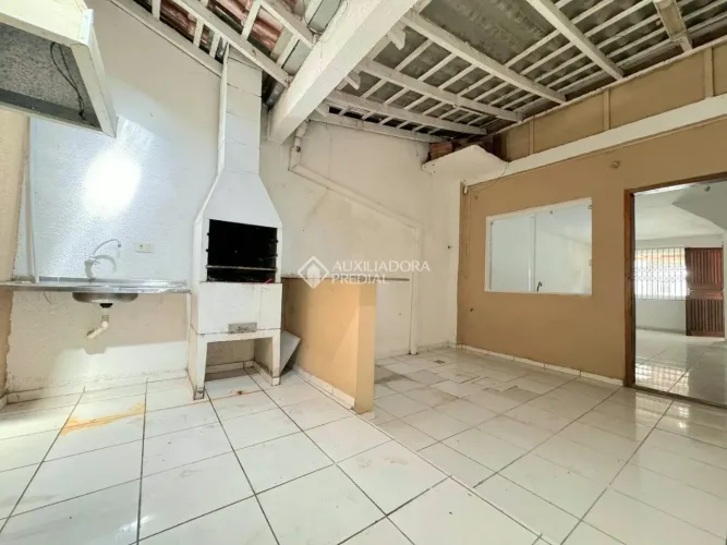 Sobrado com 02 quartos no bairro Cidade Industrial