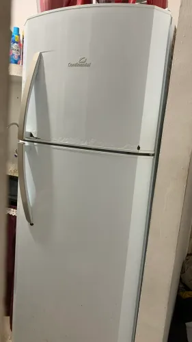 Vendo geladeira pra retirada de peças