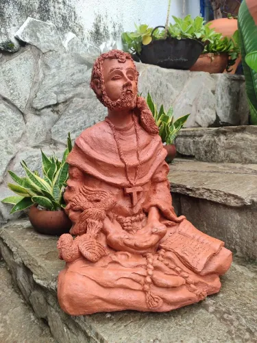 Escultura em barro São Francisco
