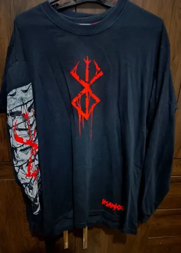 Conjunto Berserk/ Blusa + Calça Moletom + Boné Grátis (Ikaricorp)