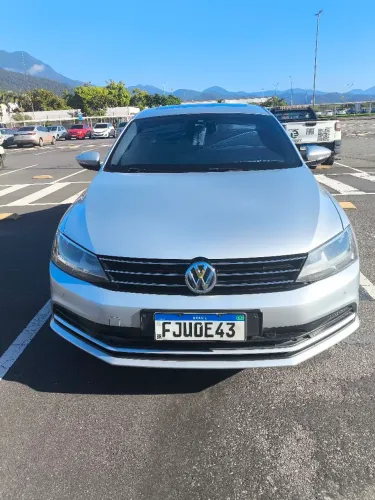 Volkswagen Jetta Comfortline 2.0 T.flex 8V 4P Tipt. 2015