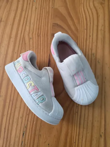 Tenis adidas superstar infantil BR 20/21