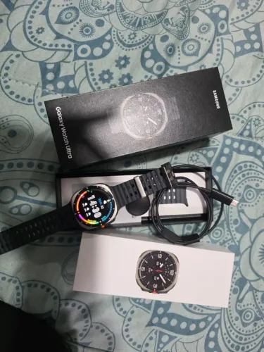 Samsung Galaxy Watch Ultra 2025 (2 unidades disponíveis)